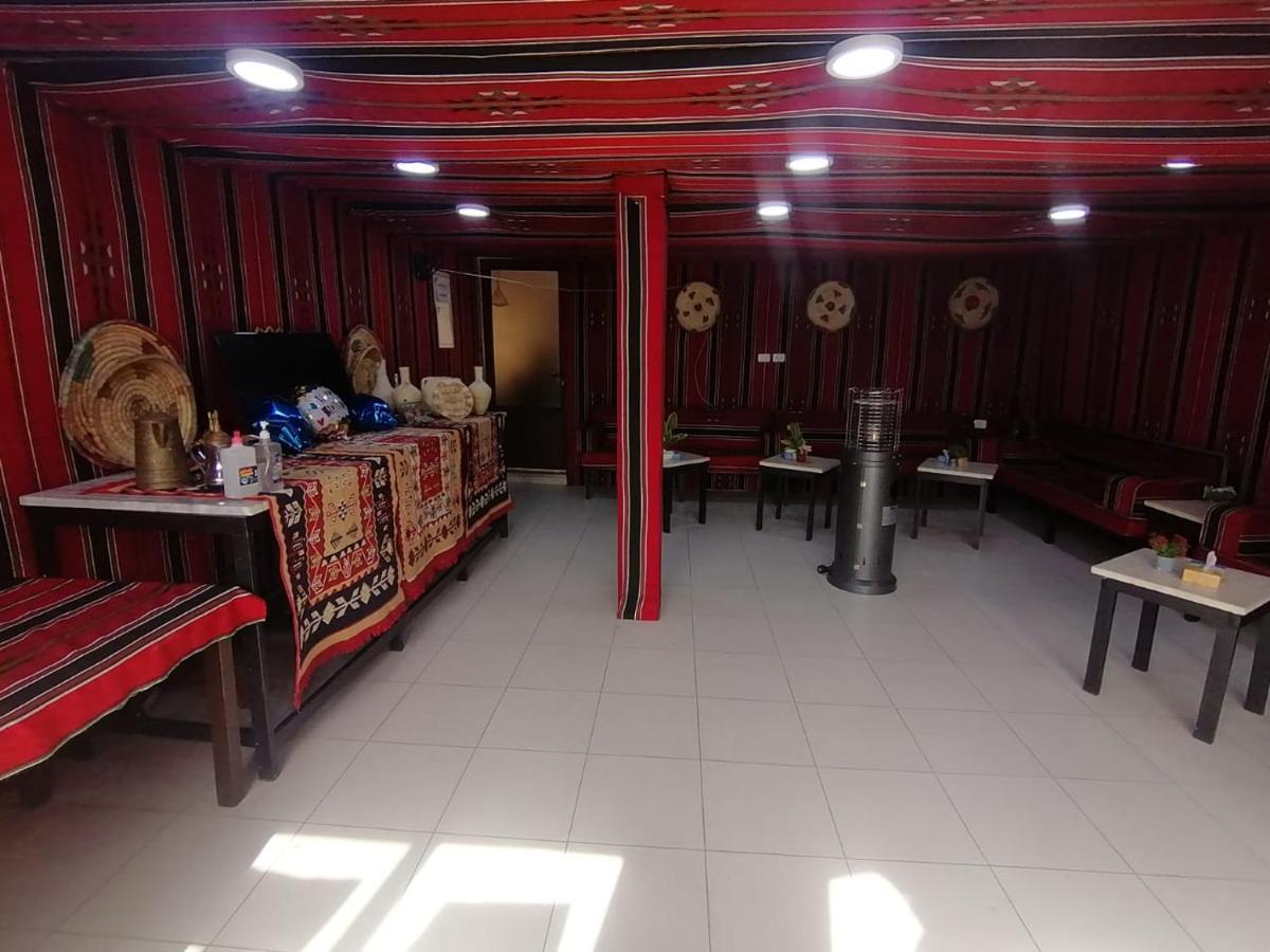 Farmer Stay Hostel Wadi Musa Bagian luar foto
