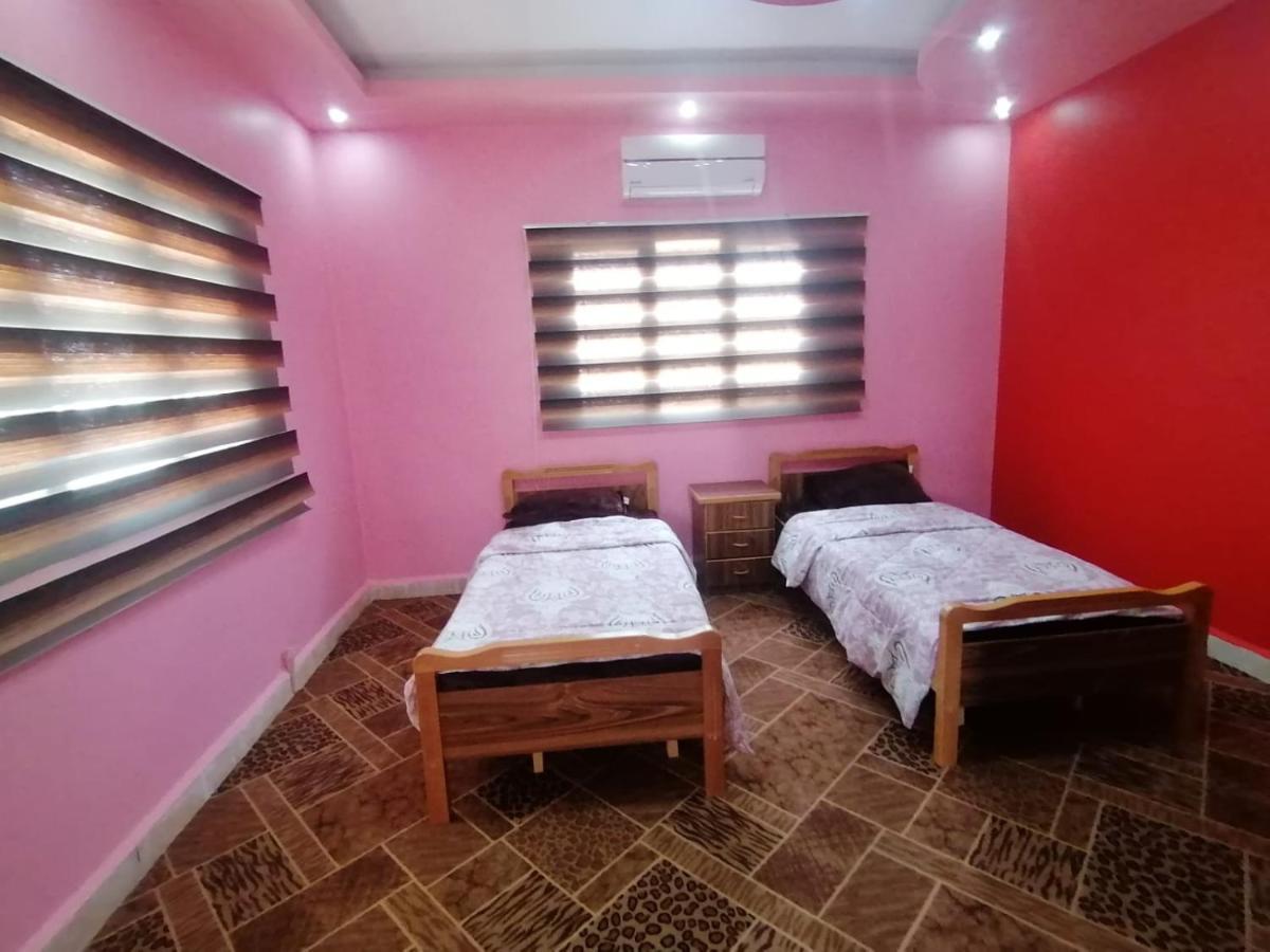 Farmer Stay Hostel Wadi Musa Bagian luar foto
