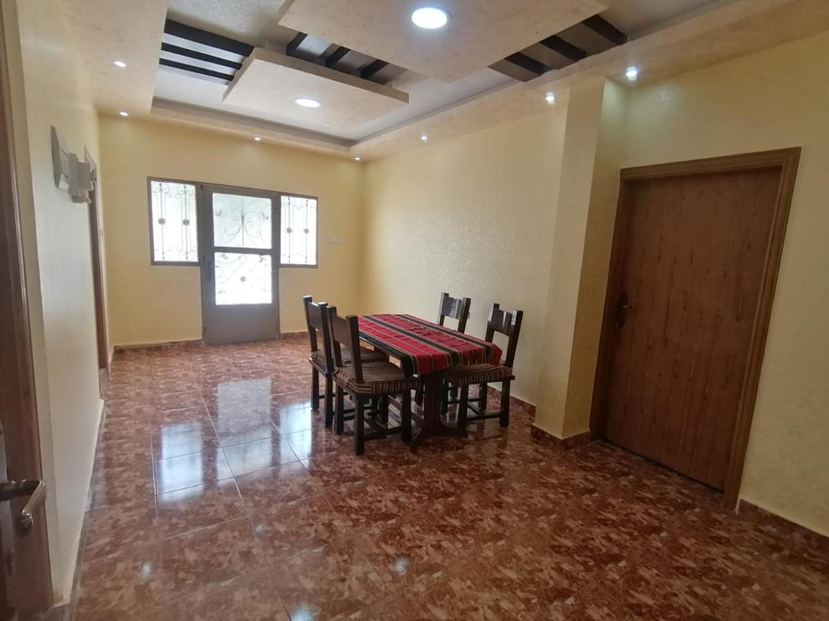 Farmer Stay Hostel Wadi Musa Bagian luar foto