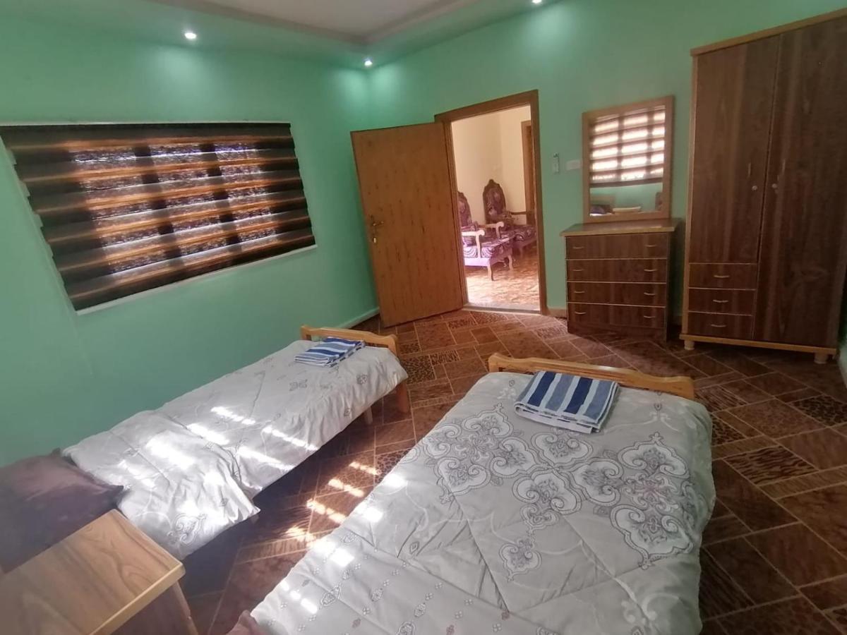Farmer Stay Hostel Wadi Musa Bagian luar foto