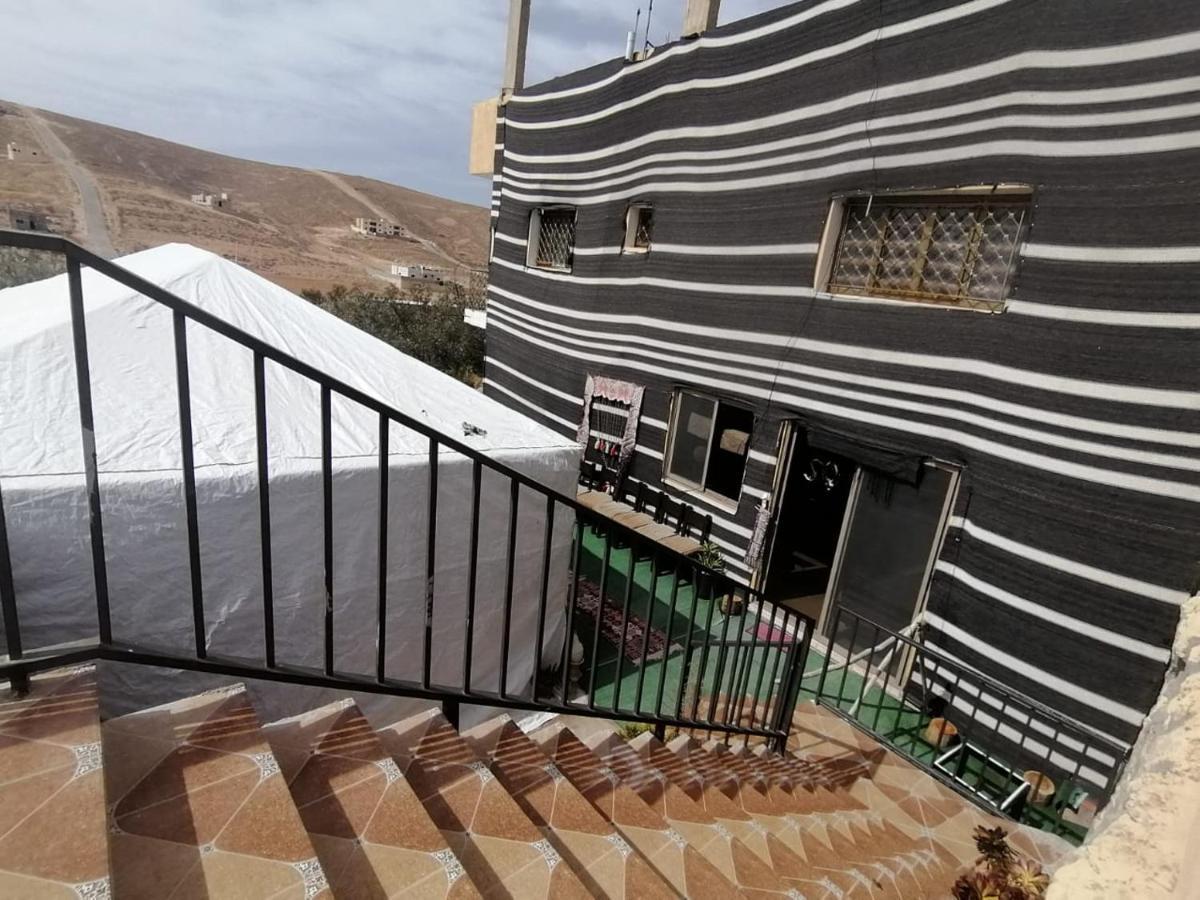 Farmer Stay Hostel Wadi Musa Bagian luar foto