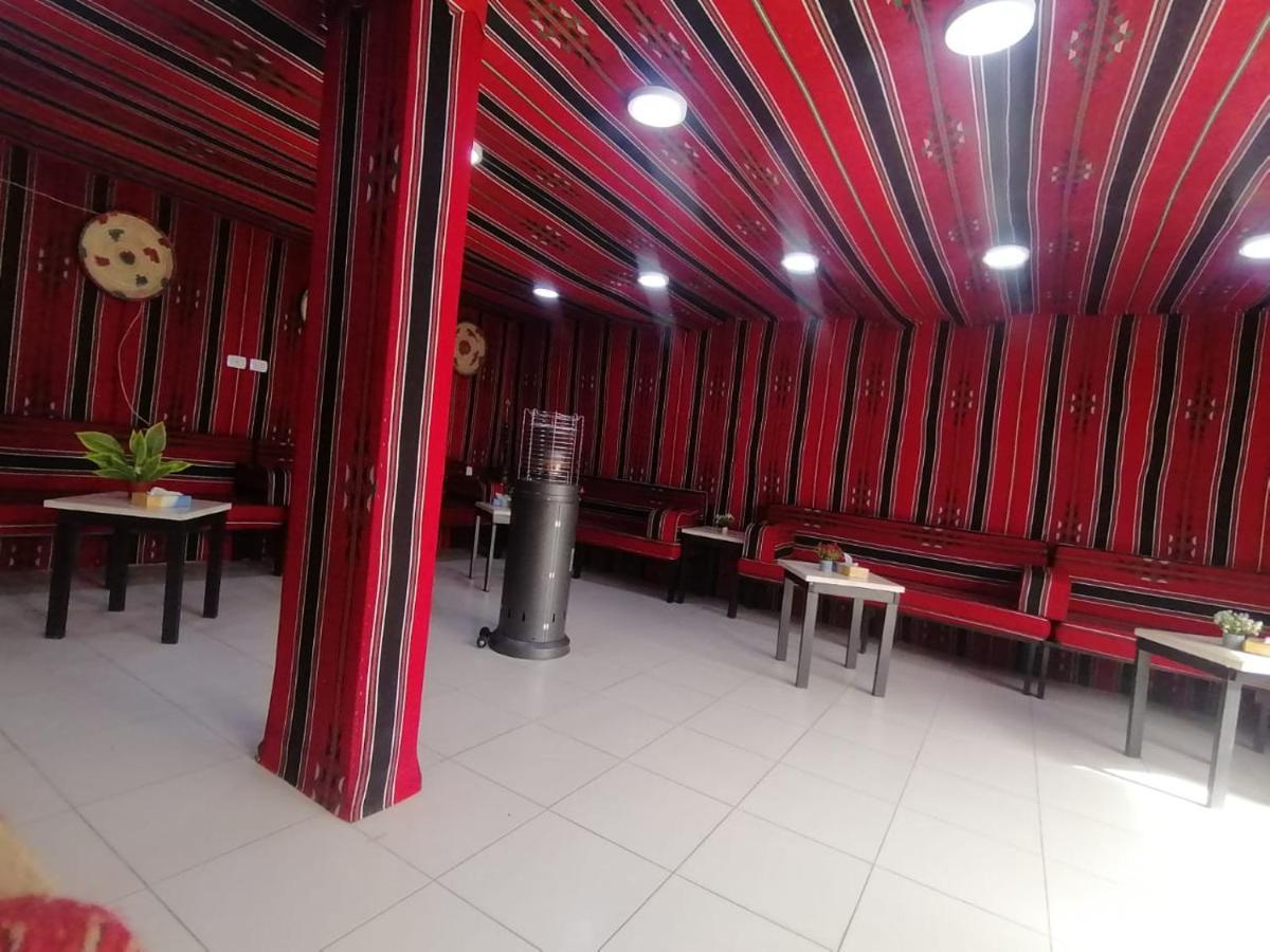 Farmer Stay Hostel Wadi Musa Bagian luar foto