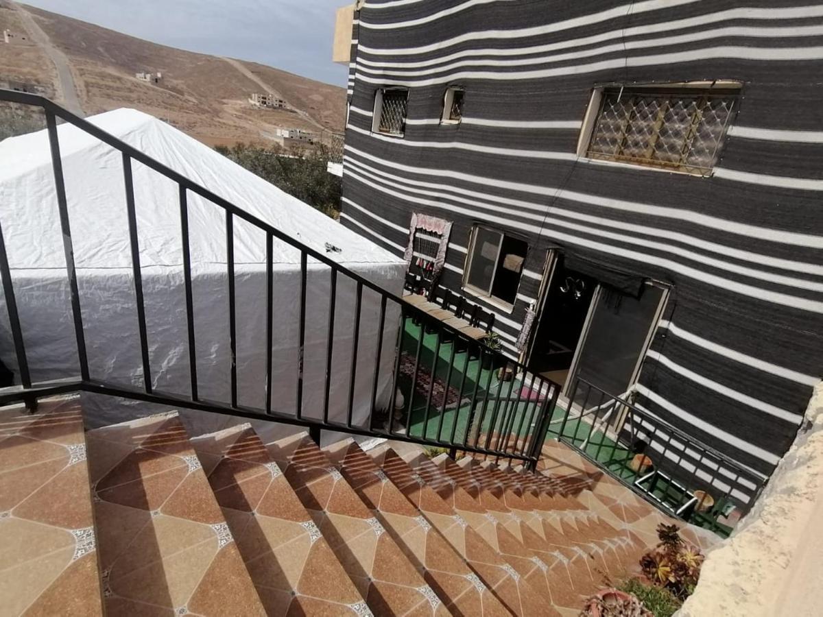 Farmer Stay Hostel Wadi Musa Bagian luar foto