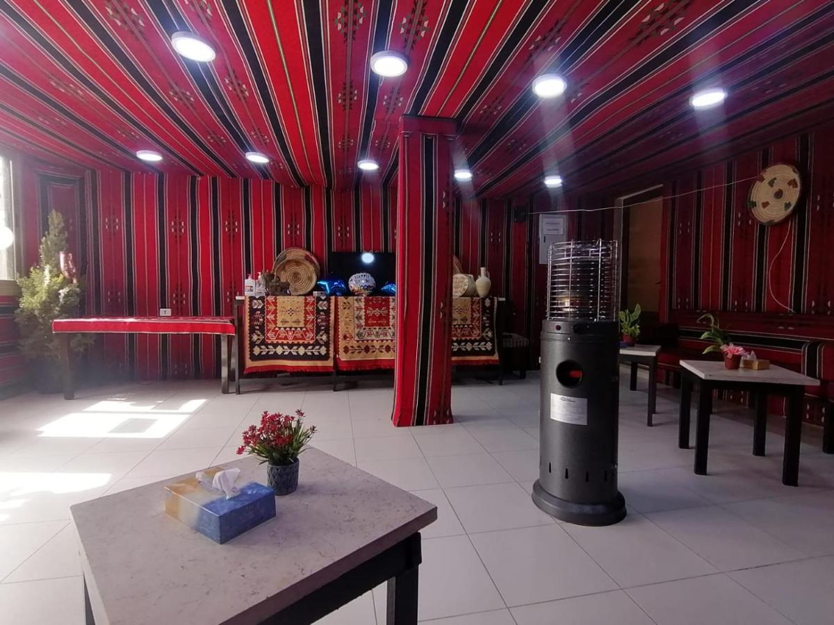 Farmer Stay Hostel Wadi Musa Bagian luar foto