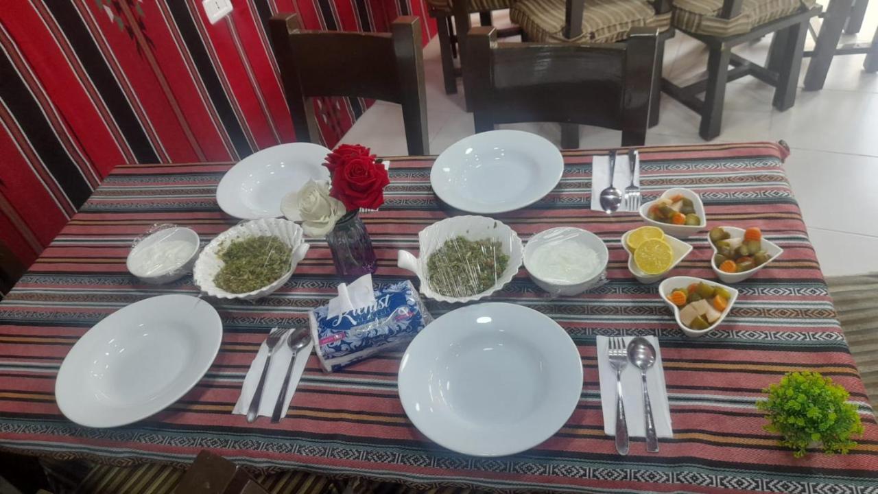 Farmer Stay Hostel Wadi Musa Bagian luar foto